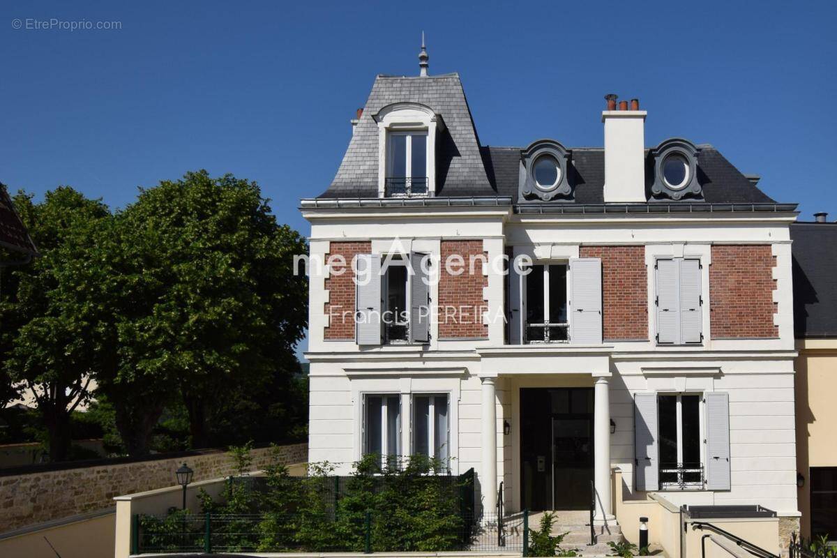 Appartement à VERNEUIL-SUR-SEINE