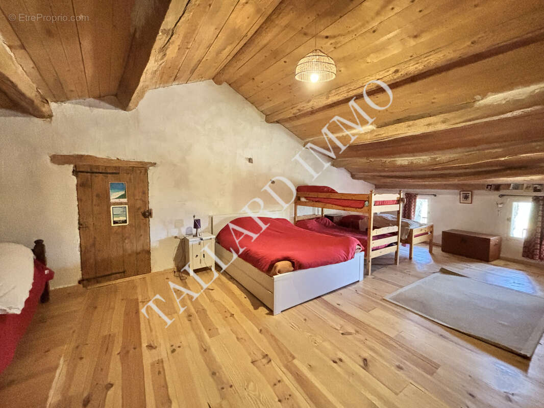 Venterol, maison 163 m2 + grages, caves et jardin. - photo 16