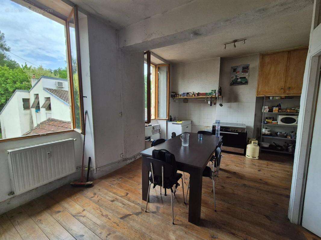 Appartement à VIC-FEZENSAC