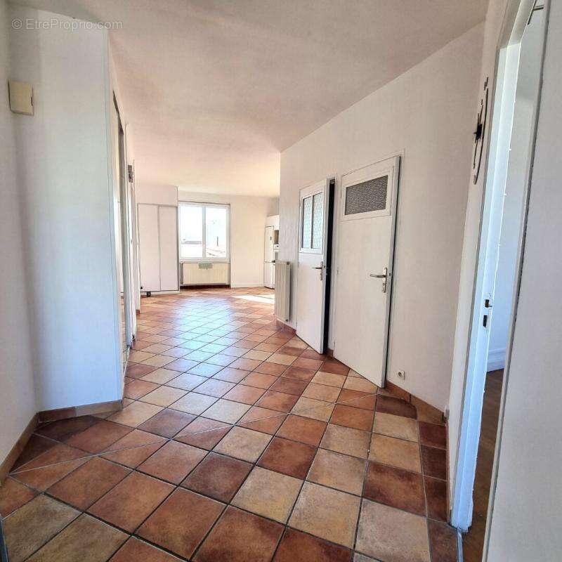 Appartement à LYON-8E