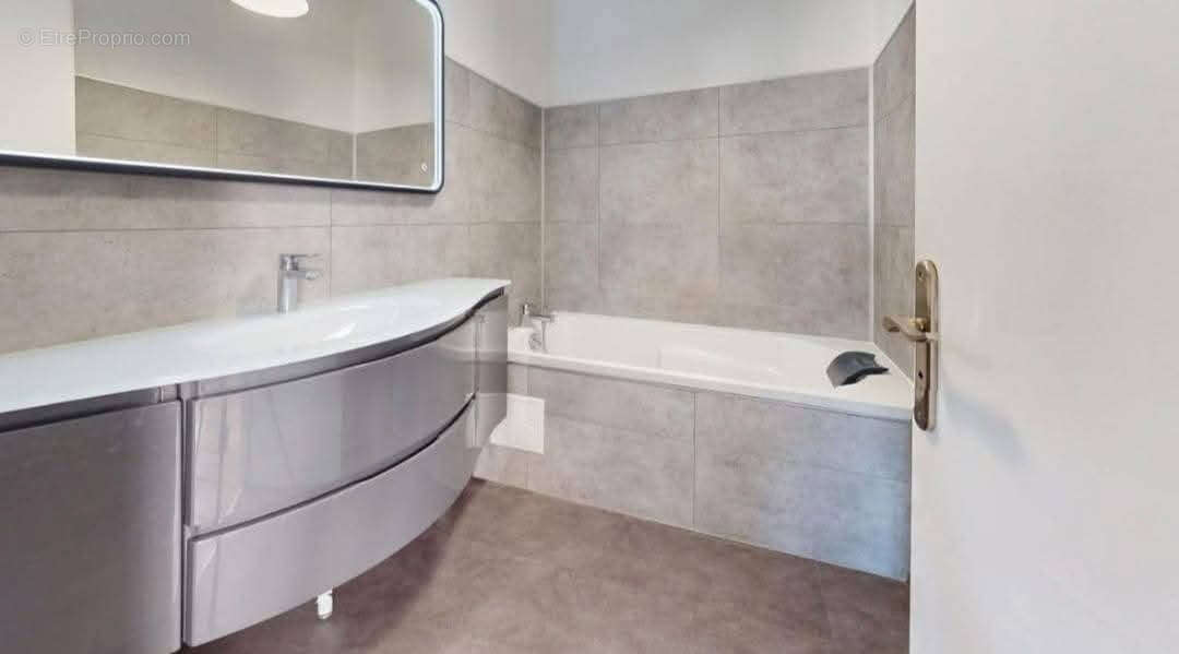 Appartement à OULLINS