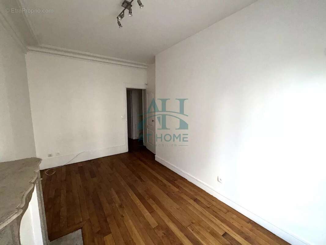 Appartement à PARIS-10E