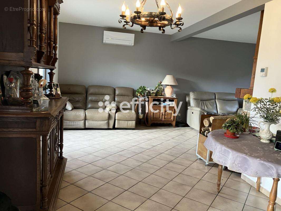 Maison à HOUPPEVILLE