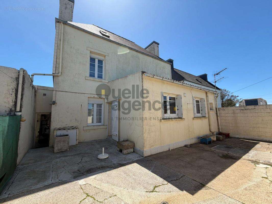 Maison à PLOUHINEC