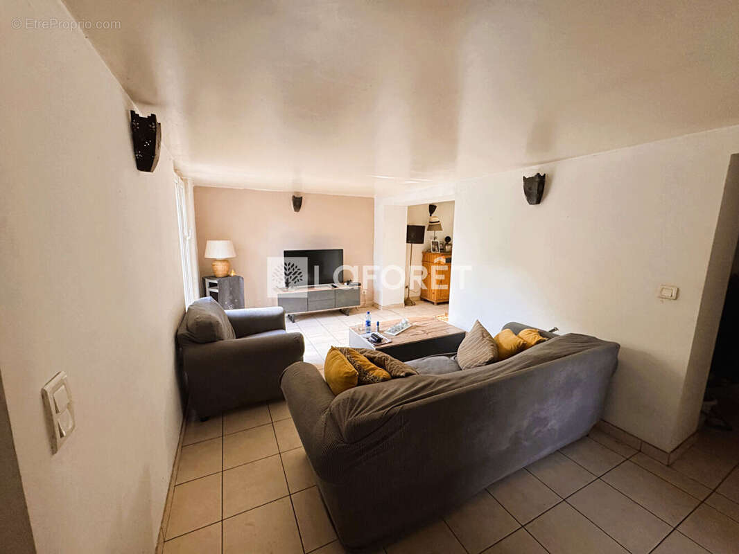 Maison à SAINT-MAXIMIN-LA-SAINTE-BAUME