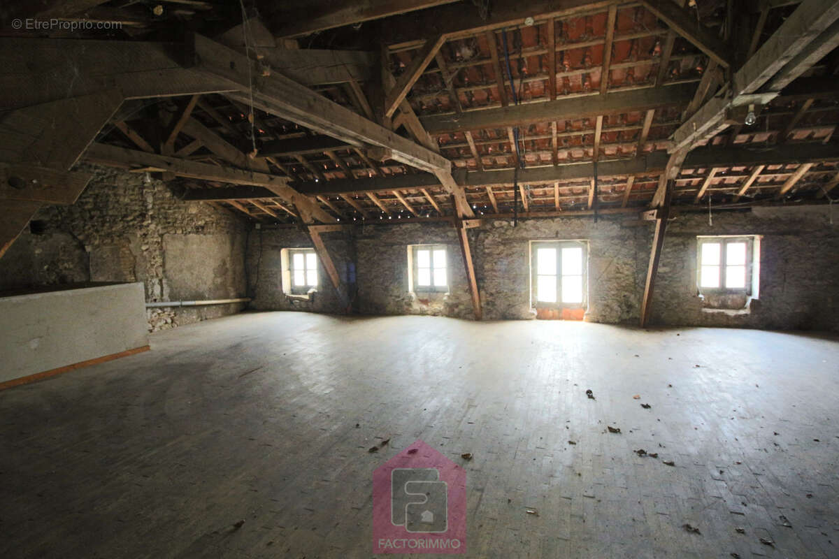 Appartement à PUY-L'EVEQUE