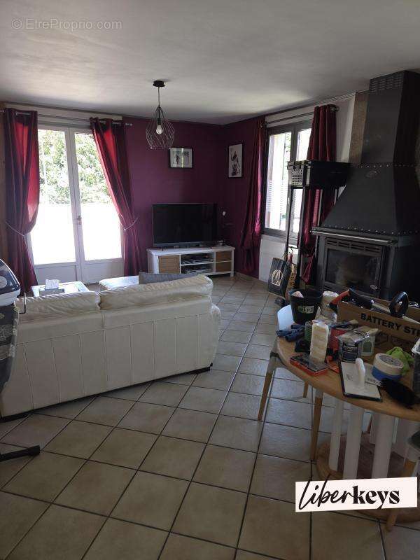 Beau local commercial 130m2 avec Appartement 120 m2 et terrain 3000 m2 - photo 5