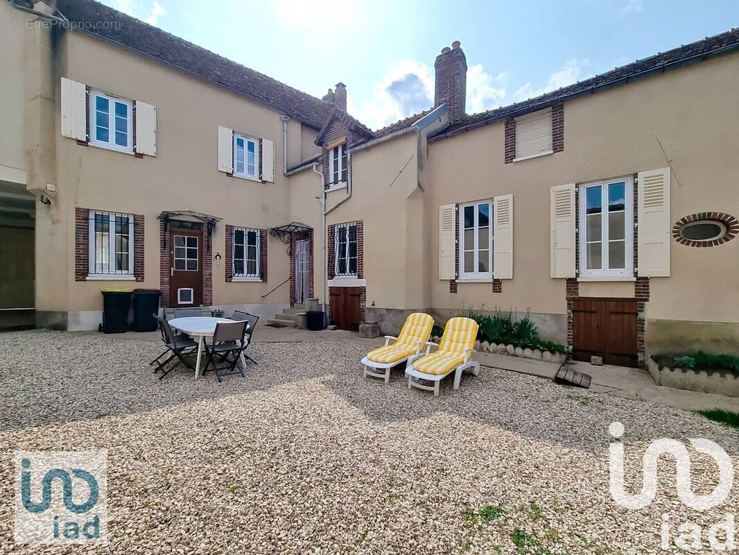 Photo 1 - Maison à BUSSY-EN-OTHE