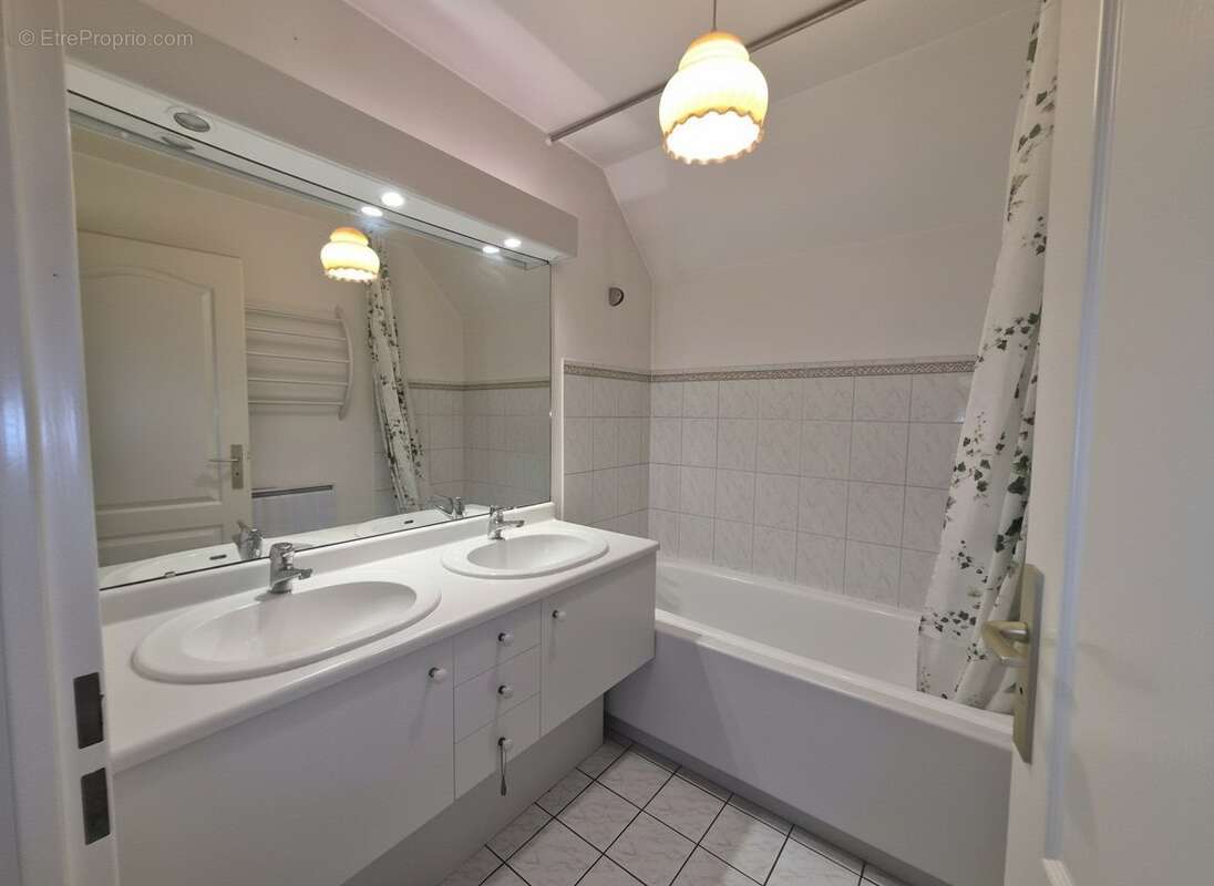 Maison 153 m² à Noisy-Le-Grand  - photo 7