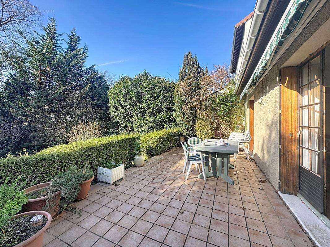 Maison à VERRIERES-LE-BUISSON