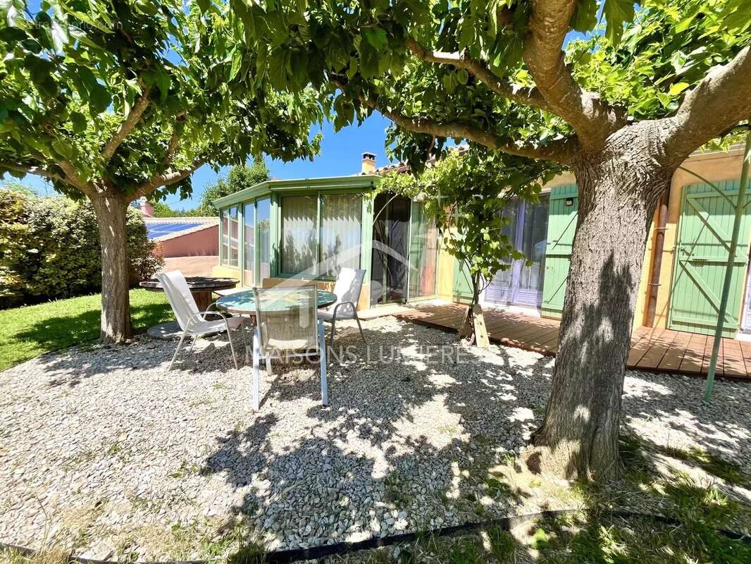 Maison à ROUSSILLON