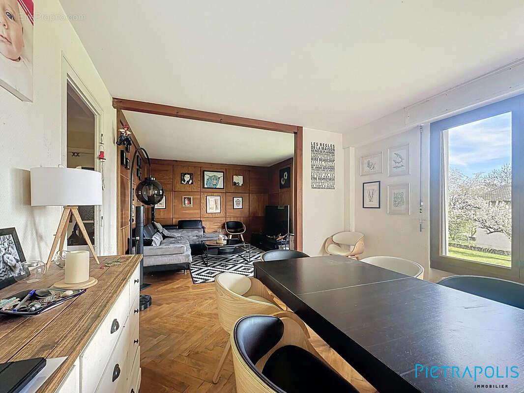 Maison à DIVONNE-LES-BAINS