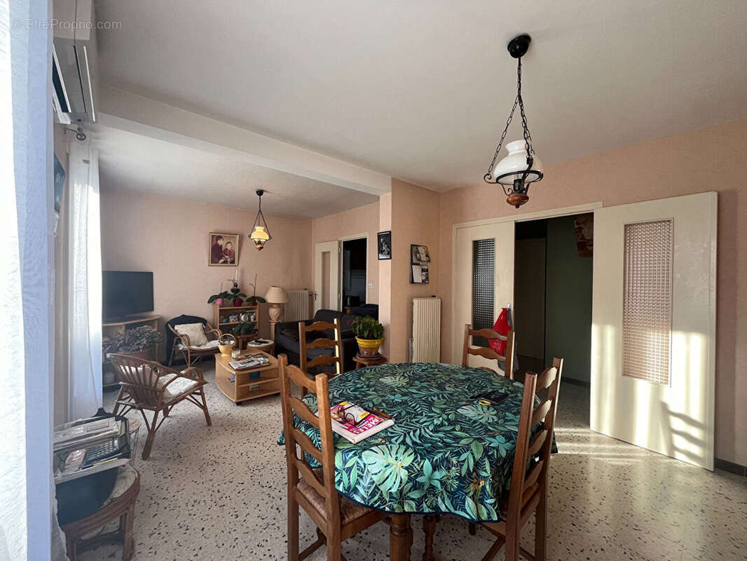 Maison à MONTELIMAR