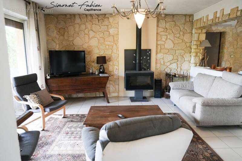 Maison à SAINT-RESTITUT