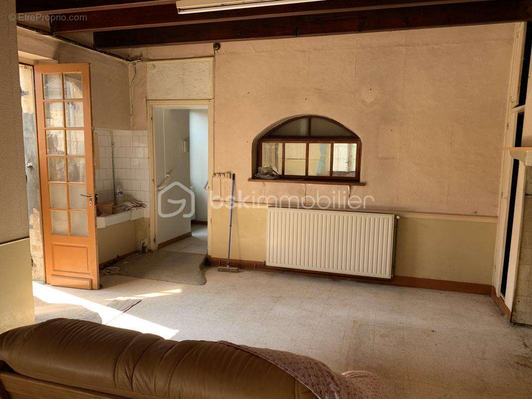 Maison à LIORAC-SUR-LOUYRE