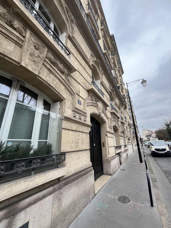 Appartement à COURBEVOIE