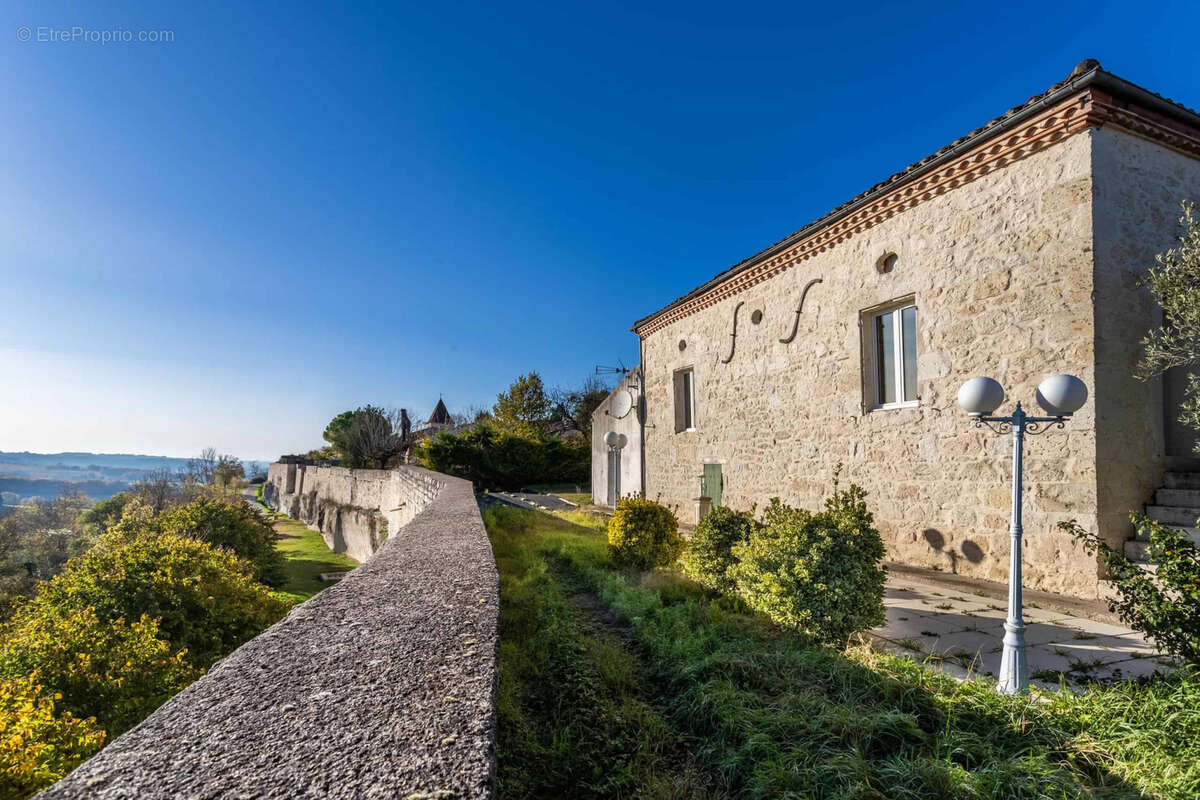 Village property - photo 24