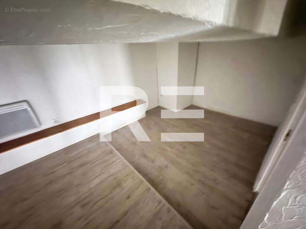 Appartement T3 49M2 au Coeur de la ville de NIMES - photo 5