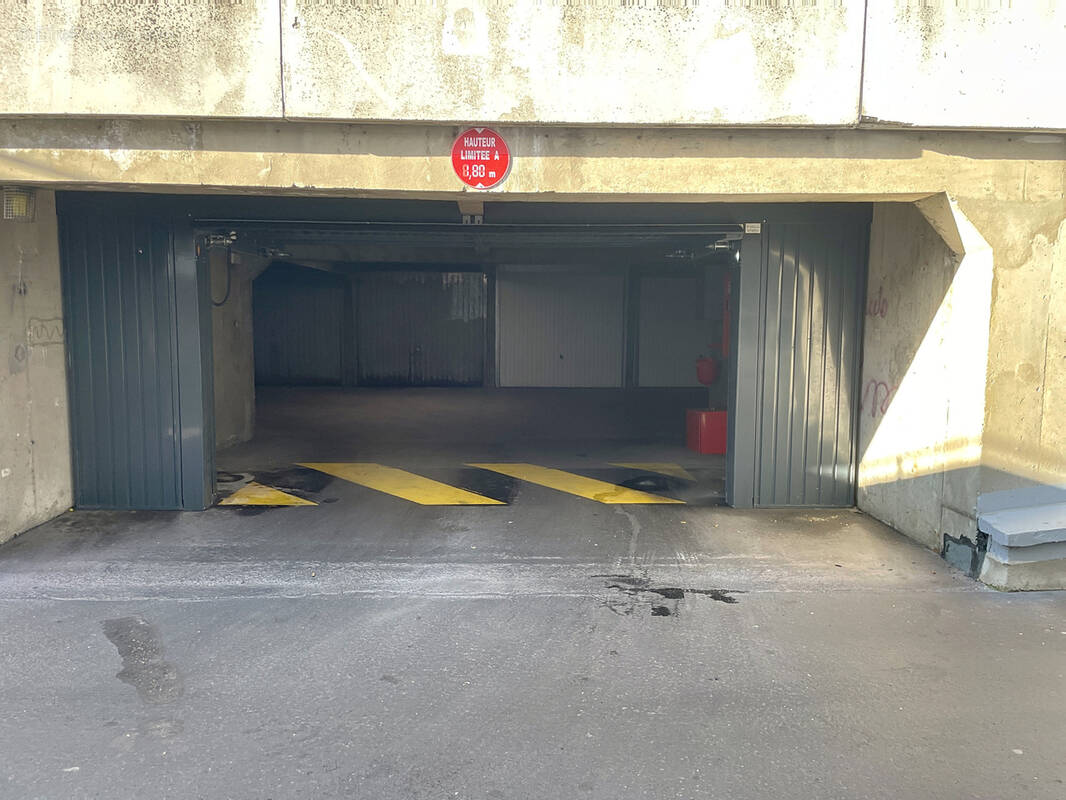 Parking à SAINT-ETIENNE