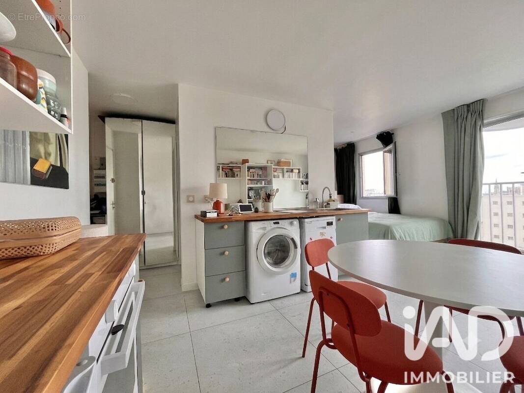 Photo 1 - Appartement à MONTROUGE