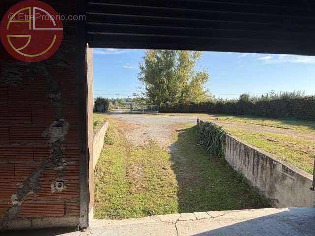 Commerce à LESPINASSE