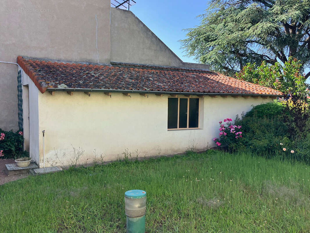 A VENDRE Maison  7 pièce(s) 155.17 m2  ROANNE CENTRE - photo 10