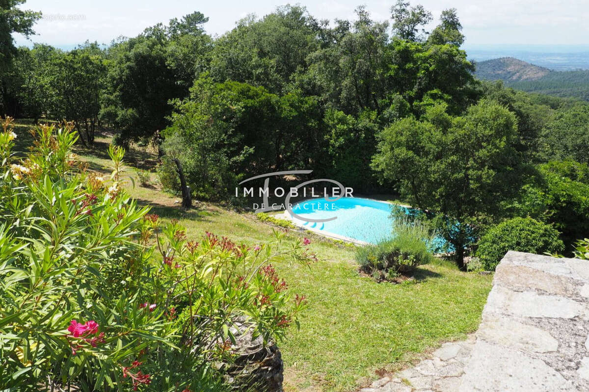 Maison à LA GARDE-FREINET