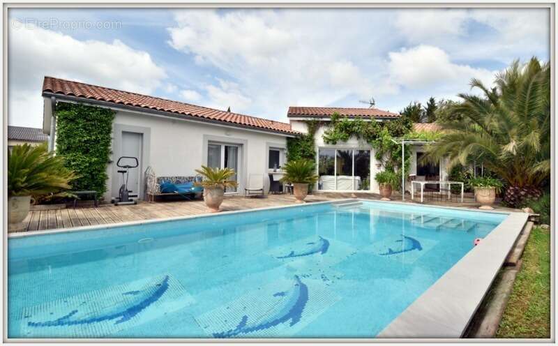 Maison à LAPEYROUSE-FOSSAT