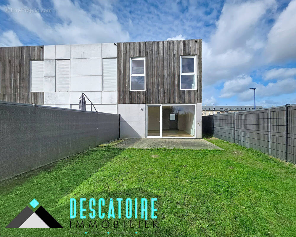 Maison à LA CHAPELLE-D'ARMENTIERES