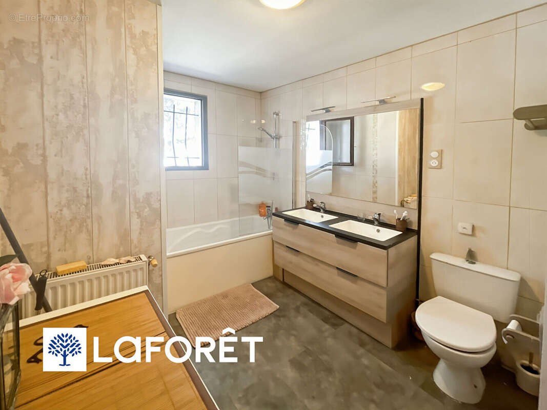 Maison traditionnelle 6 pièces à vendre à Sainte Geneviève des Bois - Réf 9159 - photo 9