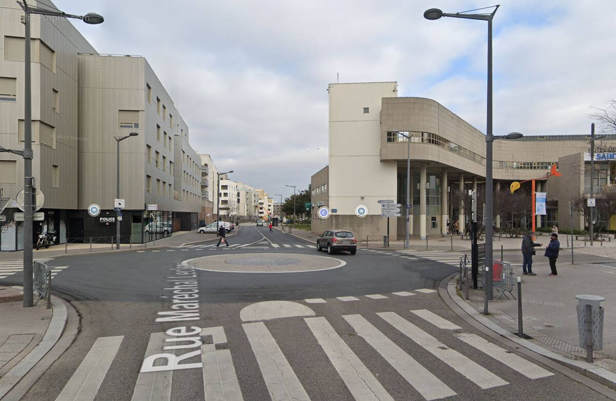 Parking à SAINT-PRIEST