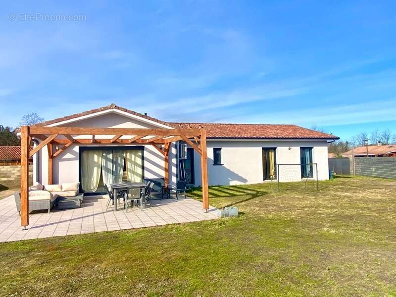 Maison à RION-DES-LANDES