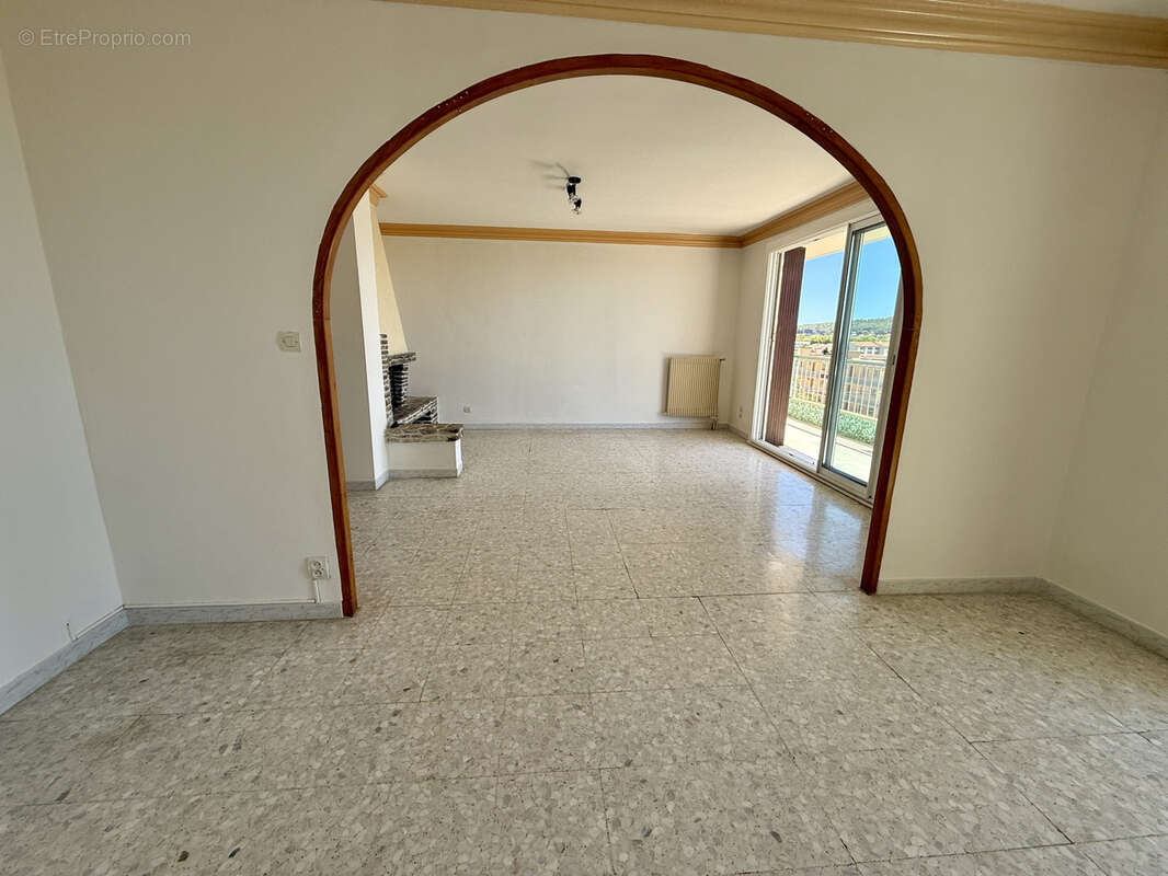 Appartement à SIX-FOURS-LES-PLAGES