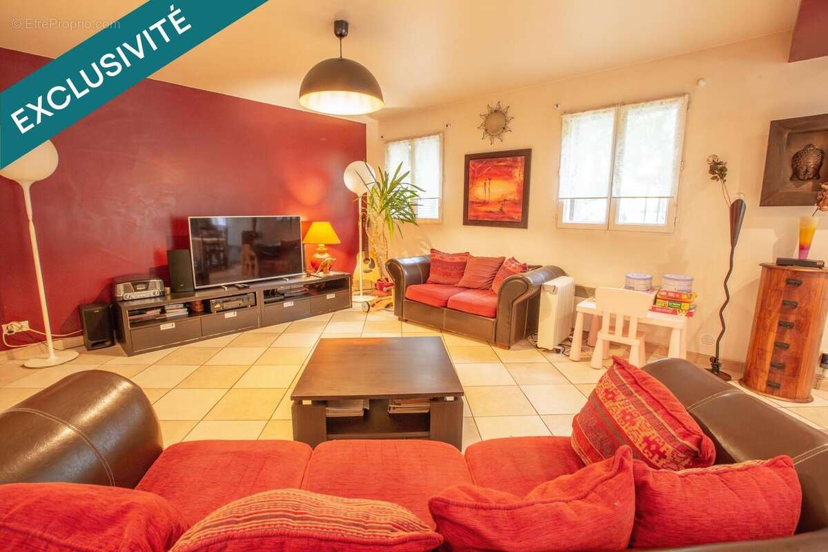 Photo 8 - Maison à LE MESNIL-SAINT-DENIS