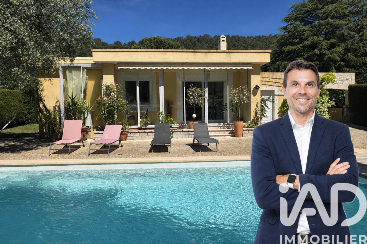 Photo 1 - Maison à CARNOUX-EN-PROVENCE