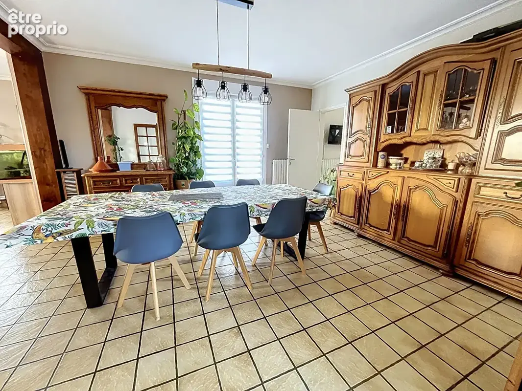 Maison Isigny Le Buat 8 pièce(s), 5 chambres, 169 m2,  1447m² terrain, sous-sol complet - photo 3