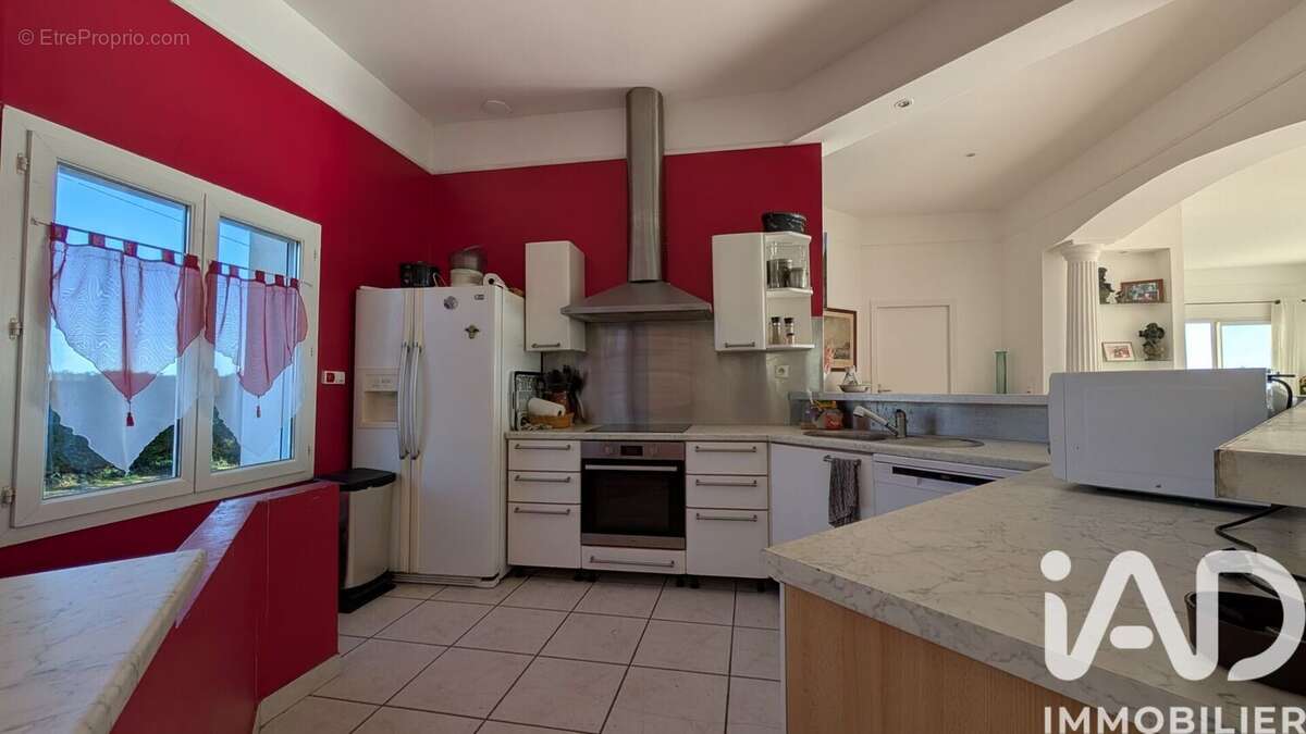 Maison 132 m² à Saint-Louis-De-Montferrand  - photo 6