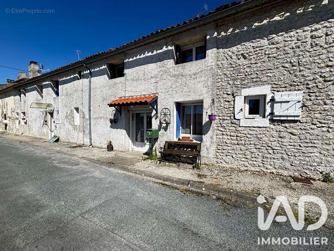 Maison 180 m² à L'eguille  - photo 3
