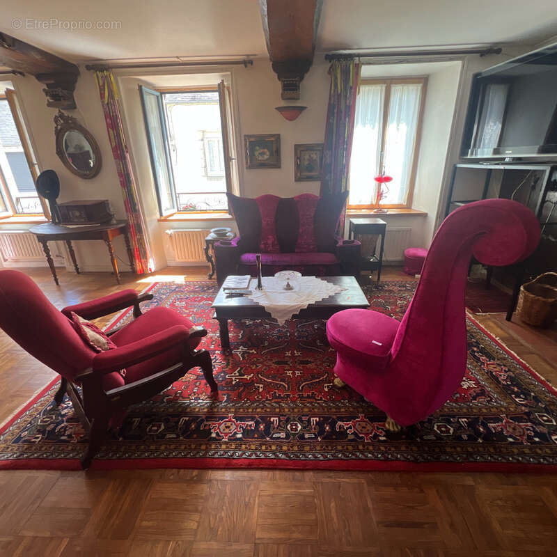Appartement à CHATEAUNEUF-DU-FAOU