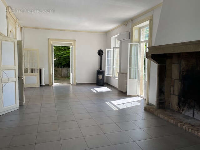 Maison à PONT-EVEQUE