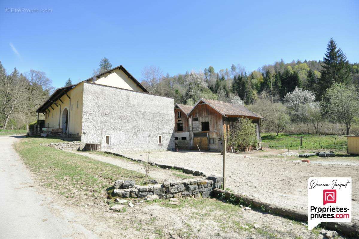 Maison et dépendance Glay 5 pièces 3 chambres  177 .1  m2. Ecuries  298.4 m² . Dépendances 792.44 m² - photo 13