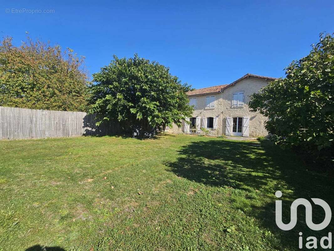 Photo 3 - Maison à COURCOME