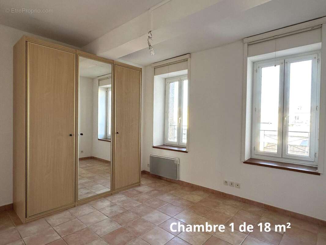 Chambre 1 de 18 m² - Appartement à NARBONNE