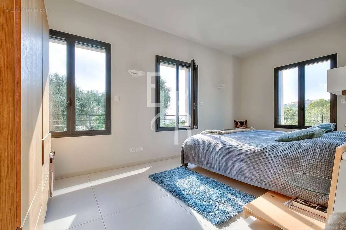 Maison à MOUGINS