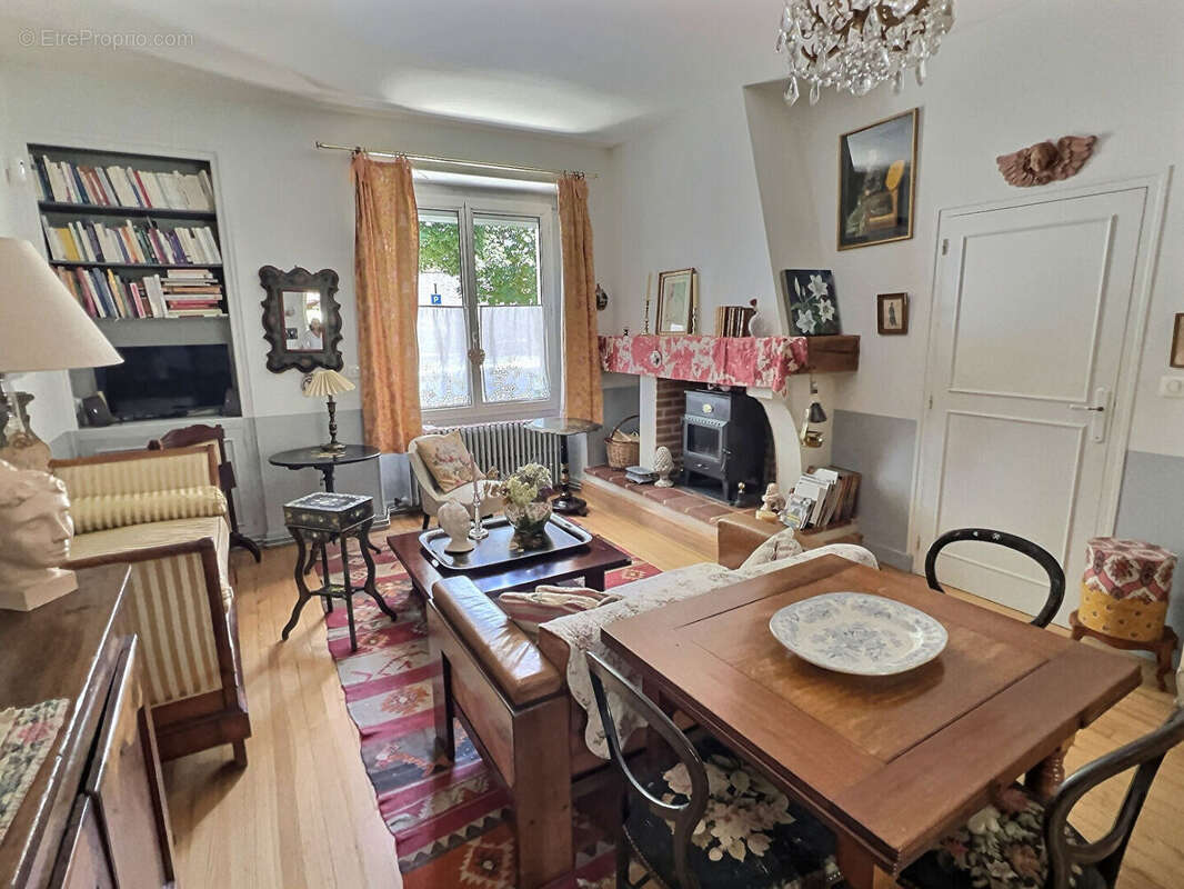 Maison à VILLENEUVE-SUR-LOT