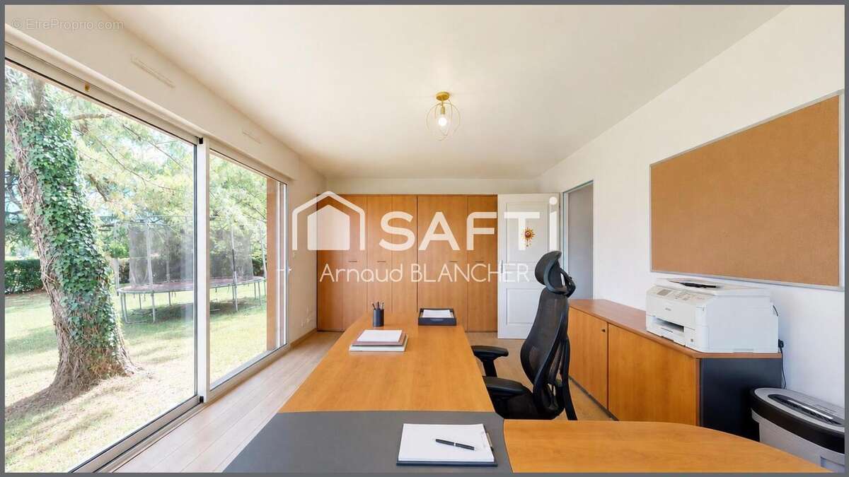 Maison 155 m² à Voeuil-Et-Giget  - photo 6