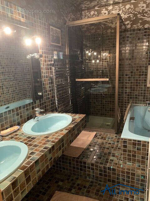 Appartement à CHARENTON-LE-PONT