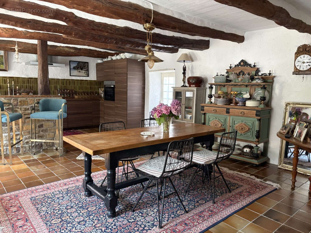 Ensemble immobilier d'exception   2 gîtes avec excellente rentabilité et une magnifique longère en pierre   Pr - photo 13