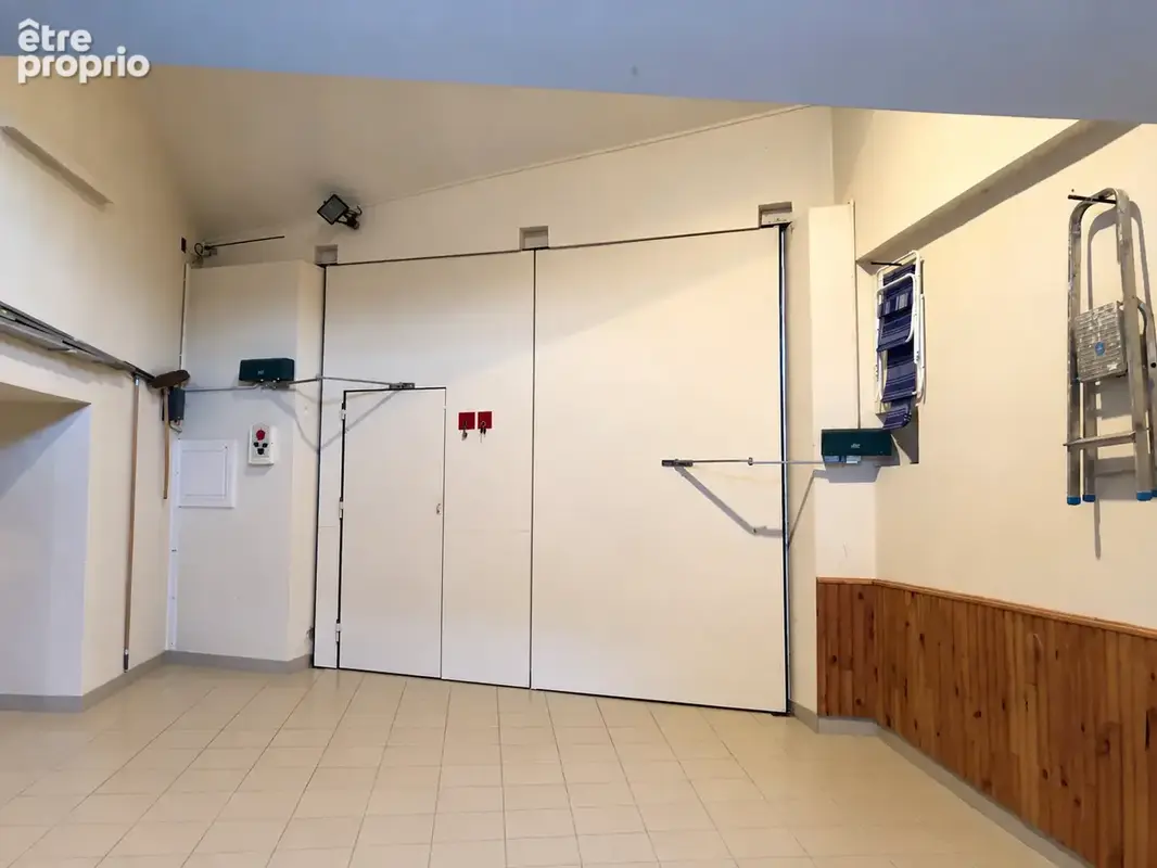Maison de bourg avec terrain et dependances - photo 18