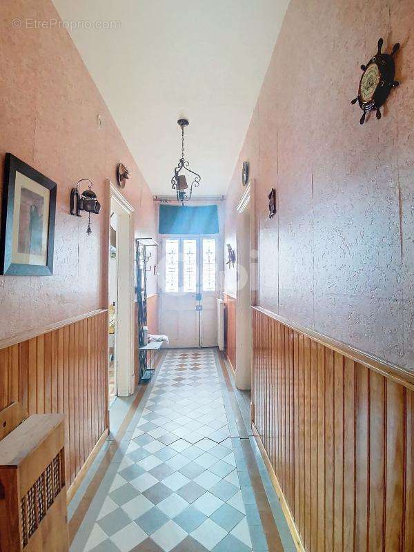 Maison à DOULEVANT-LE-CHATEAU